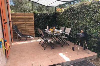 Image de Gîte 'Le Chêne Vert' chez Heike et Didier, piscine partagée, Wi-Fi et climatisation