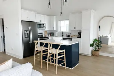 Image de Charming New Beach Cottage! Pet Friendly!