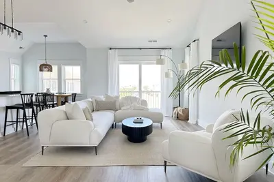 Image de Walk To The Beach! Pet Friendly!