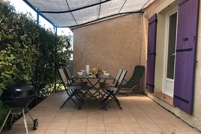 Image de Gîte 'Le Murier Platane' chez Heike et Didier, piscine partagée, Wi-Fi et climatisation