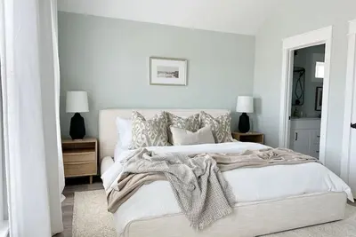 Image de Brand New Beach Side Luxury Home