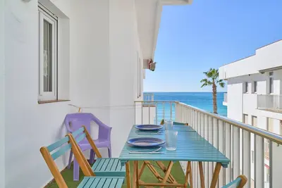 Image de Appartement '1ère ligne La Herradura' avec vue mer, Wi-Fi et climatisation