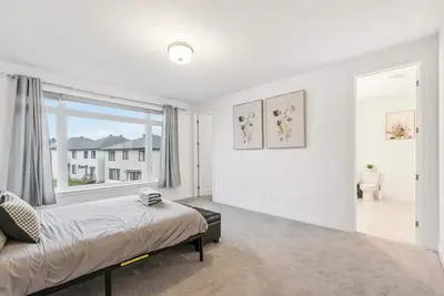 Image de Bright & Spacious Barrhaven Stay