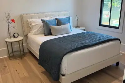 Image de Clean, Stylish 1 Bedroom Apartment Minutes from Downtown Alpharetta/Avalon