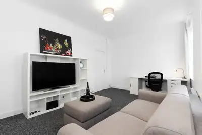 Image de Centrally located flat - Sleeps 4 (king + Sofa bed).