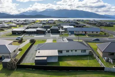 Image de Fiordland Vista Lodge - Te Anau Holiday Home