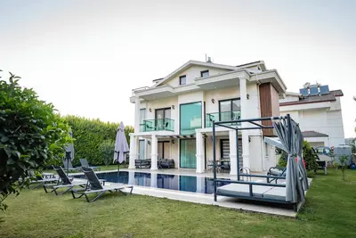 Image de Modern 4br Villa with Private Baths • Jacuzzi • Big Garden • Ovacık