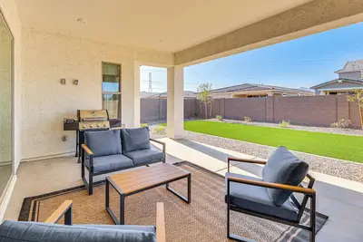 Image de Getaway w/ Fenced Yard: 4 Mi to Phoenix Raceway