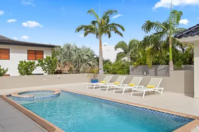 Image de 8 persons villa in Jan Thiel