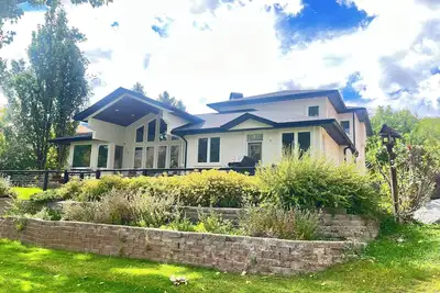 Image de Spacious 4-bedroom home