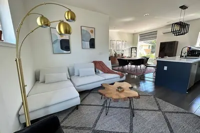 Image de The Rooftop - Columbia City Retreat • Free Parking + Ev Charger