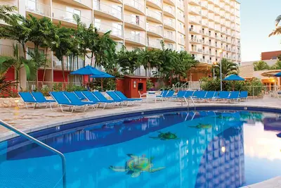 Image de Wyndham at Waikiki Beach Walk - Deluxe 2 Bedroom Condo
