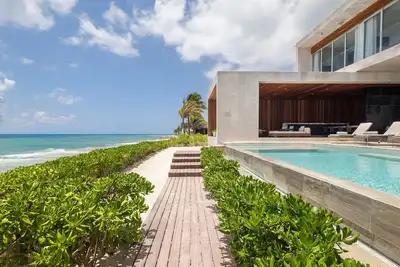 Image de Villa Kinich: 7br Beachfront Villa in Playa del Carmen, Walk to Town, Ocean View