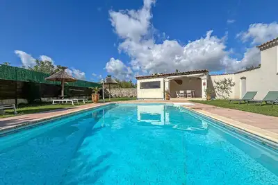 Image de Superbe maison à Aramon avec piscine extérieure