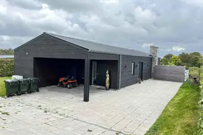 Image de Holiday idyll with nature and city nearby