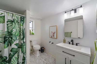 Image de 3 Units Together - Beach Triplex 3 Min. From Beach