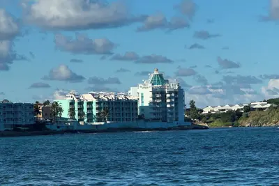 Image de The Lighthouse, Unit 5b, A stunning Ocean Front Condo in Oyster Bay, St. Maarten