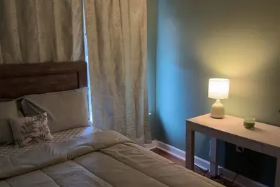 Image de Cozy 3-bedroom townhome in tranquil Waldorf. Your Home away from Home