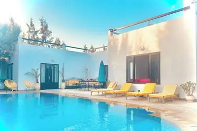 Image de Moga Paradise 8 mins to the sea