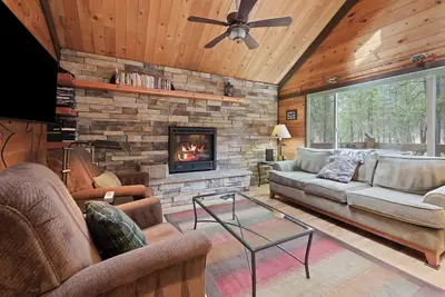Image de Pole House 10 - Updated Cabin, Sharc, Hot Tub