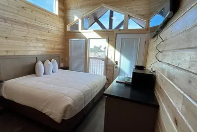 Image de New Chalet! Closest to South Rim (20 Min), King + Loft. No Kitchen
