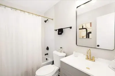 Image de The Woodbriar Trail Retreat: Your Charlotte Adventure Starts Here