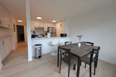 Image de Cozy Downtown Bellevue Apartment w/Free Parking