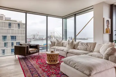Image de Contemporary 2-Bed Apartment with Study & Harbour
