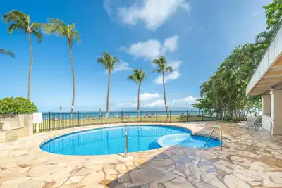 Image de Charming first-floor condo next to the ocean with shared pool, hot tub & grills
