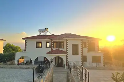 Image de Exclusive villa with infinity pool and panoramic sea views in Arapkoy (North Cyprus)