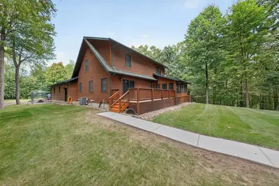 Image de Hot tub, sleeps 14, secluded