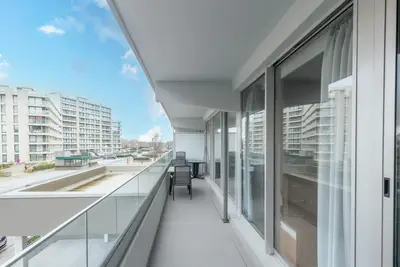 Image de Appartement de style moderne près de la plage