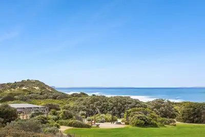 Image de Absolute Beachfront Views - Bohemian Charm