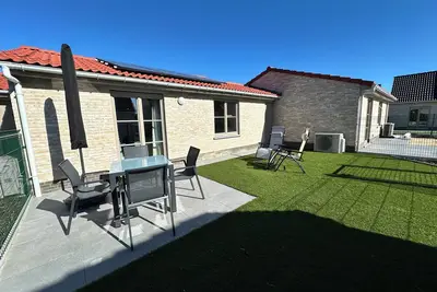 Image de Maison confortable sur parc près de la mer