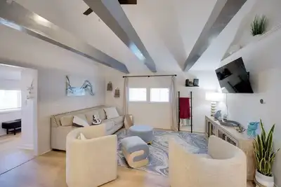 Image de 'Wishin & Fishin' Walkable Erie Home By the Beach!