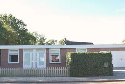 Image de avec grand jardin clôturé (Dl108)