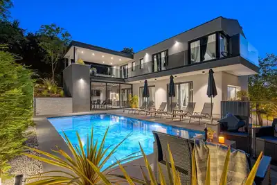 Image de Maison de vacances privée avec piscine privée, Wifi, bain à remous, climatisation, Tv, terrasse
