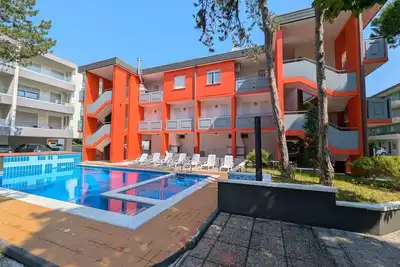 Image de Confortable appartement pour 6 personnes avec climatisation, piscine, Tv, balcon et animaux admis