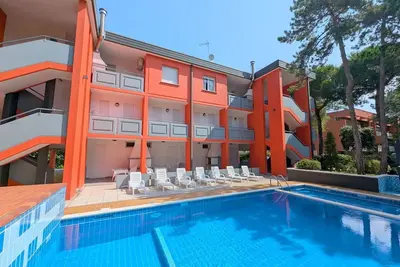 Image de Bel appartement pour 6 personnes avec climatisation, piscine, Tv, terrasse et animaux admis