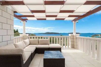 Image de Modern Villa with Pool