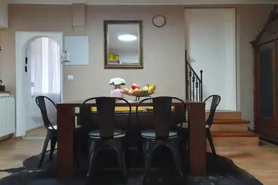 Image de Bright and Sunny Apartment with Terrace - Two Bedroom Apartment with Terrace