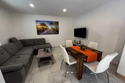 Image de Delightful Cozy Riverside Apartment - One Bedroom Apartment with Terrace