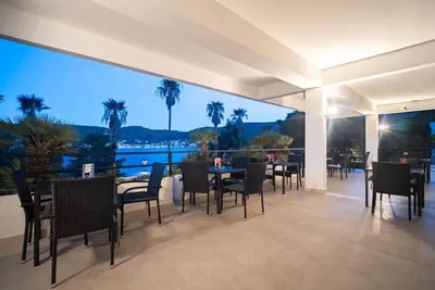 Image de Hotel Issa - Quadruple Room Sea View