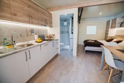 Image de Thermal Canopy Tree House with Riviera Tickets - Tree House 15/008