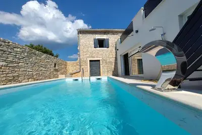Image de Villa Galant with Pool & Sauna Maružini