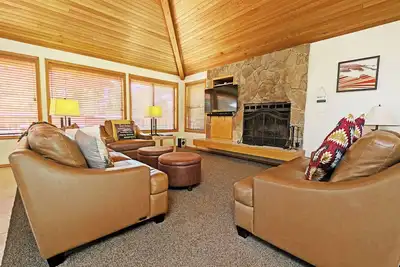 Image de Red Cedar 53 - Private Hot Tub, A/C, Sharc, Fireplace