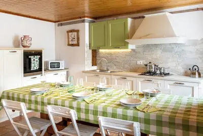 Image de An elegant and cozy retreat for your lake getaway