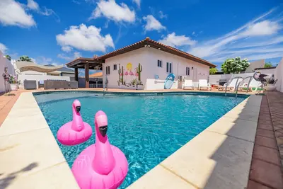 Image de Private paradise 10 minutes from everything! Bring your family and friends to this spacious home.