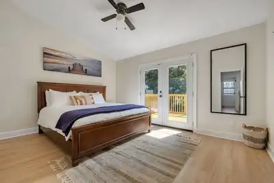 Image de 2br 2. 5ba Just one block from Cascades Park and The Edison. Close to Famu & Fsu