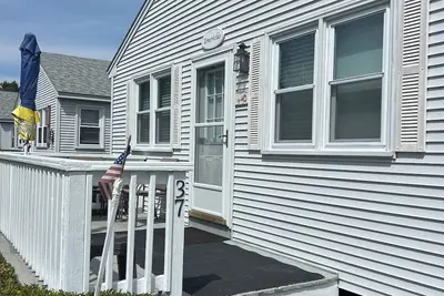 Image de 3-Bdrm Cottage Minutes Walk Between York’s Long & Short Sands Beach with Pool